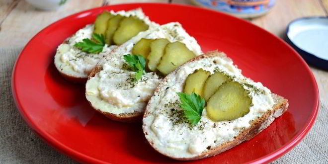 Рецепт бутерброды с горчичным маслом и икрой мойвы