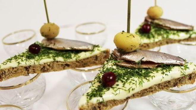 Рецепт Бутерброды с килькой