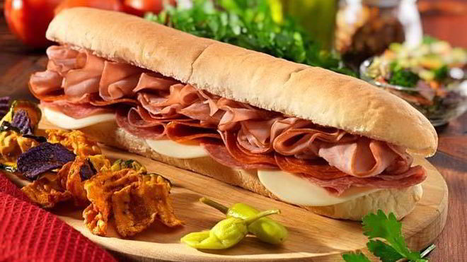 Рецепт Бутерброды с колбасой и помидорами