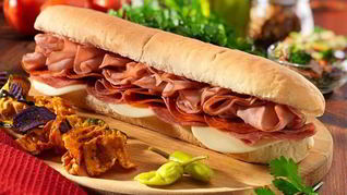 Рецепт Бутерброды с колбасой и помидорами