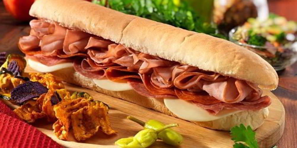 Как приготовить бутерброды с колбасой и помидорами