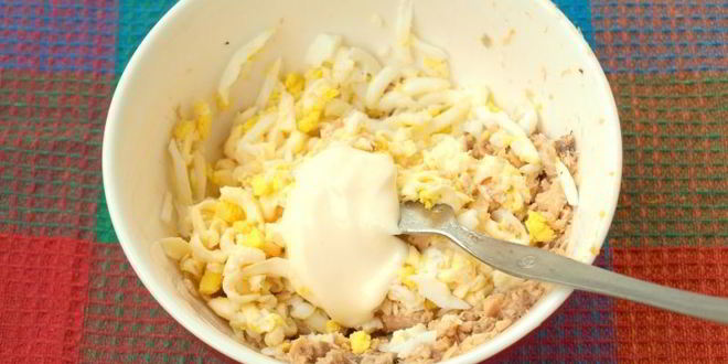 Рецепт бутерброды с консервированной горбушей, плавленым сыром и яйцом