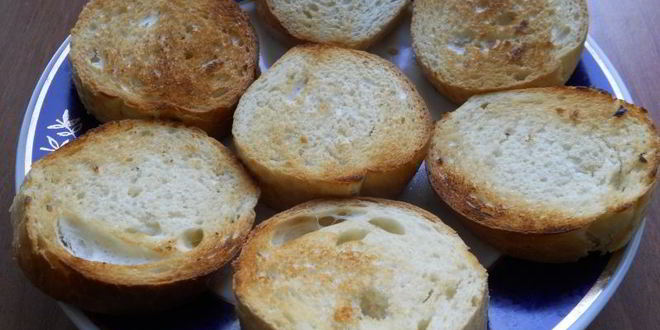 Рецепт бутерброды с маслом, плавленным сыром и колбасой