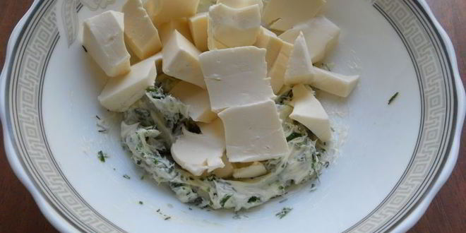 Рецепт бутерброды с маслом, плавленным сыром и колбасой