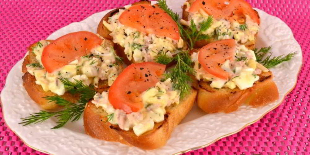 Как приготовить бутерброды с печенью трески и сыром