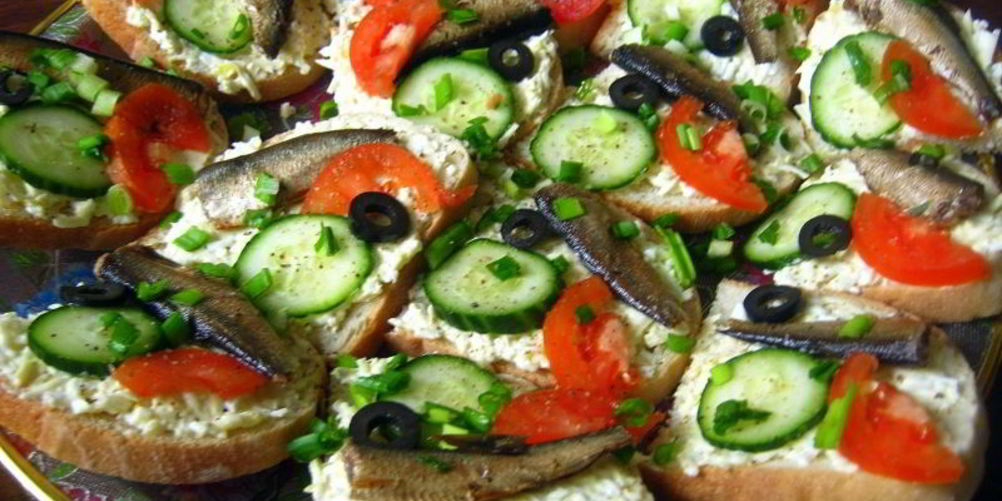 Как приготовить бутерброды со шпротами