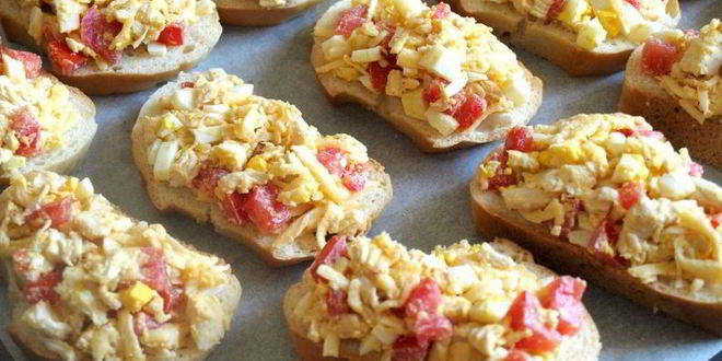 Рецепт горячие бутерброды с курицей и помидорами