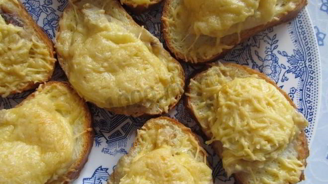 Рецепт Горячие бутерброды с рыбным филе и сыром