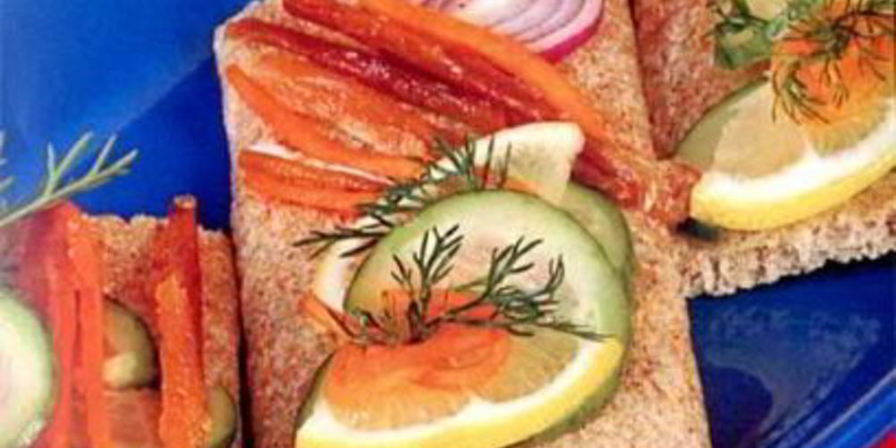 Как приготовить острые бутерброды с семгой, лососем, форелью