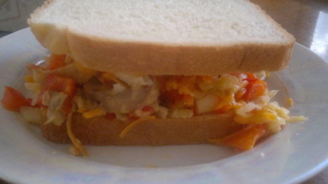 Рецепт Вегетарианский бутерброд с овощами и грибами