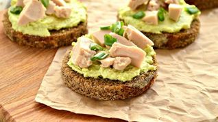 Рецепт Закусочные бутерброды с муссом из авокадо