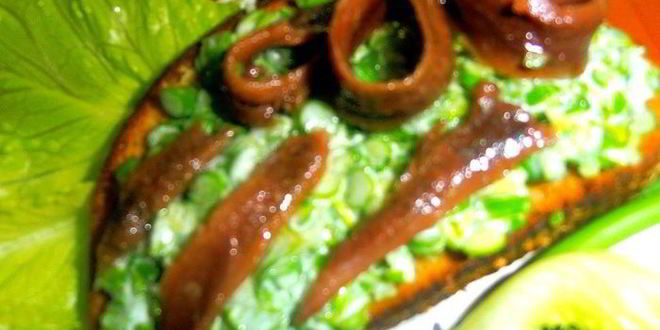 Рецепт зеленый бутерброд с анчоусами