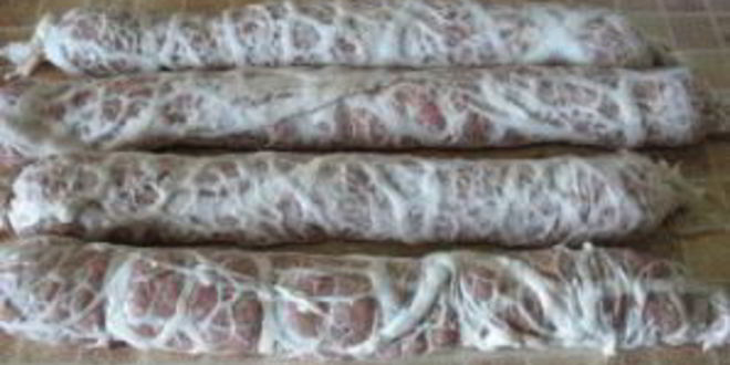 Рецепт домашняя колбаса в свиной сетке