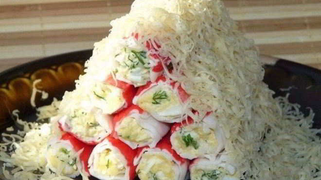 Рецепт Холодная закуска из крабовых палочек с сыром