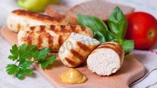 Рецепт Куриные сосиски домашние в пищевой пленке
