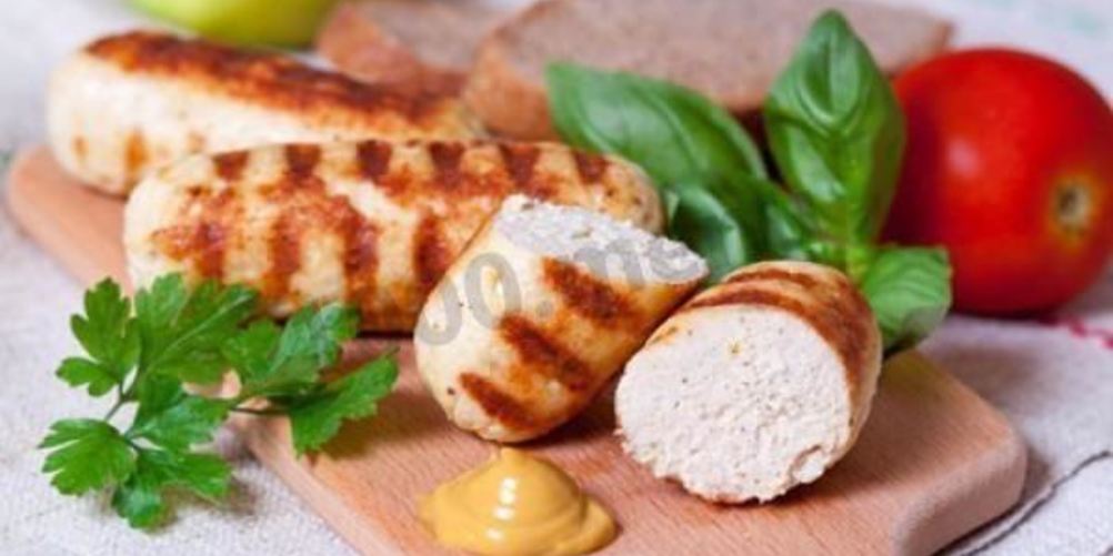 Как приготовить куриные сосиски домашние в пищевой пленке