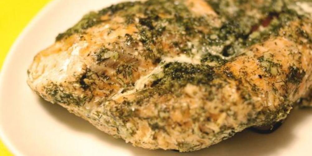 Как приготовить лосось , маринованный с чесноком и укропом