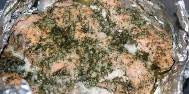 Рецепт лосось , маринованный с чесноком и укропом