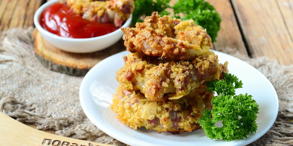 Как приготовить луковые кольца в беконе и панировке