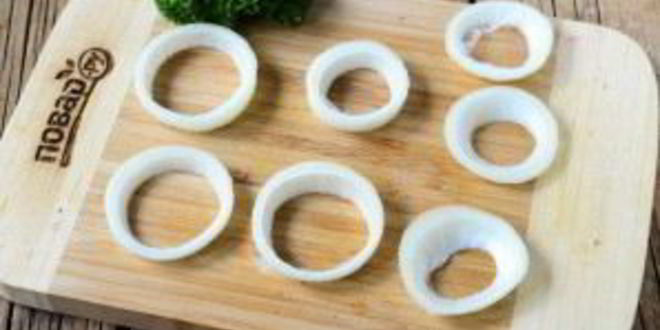 Рецепт луковые кольца в беконе и панировке