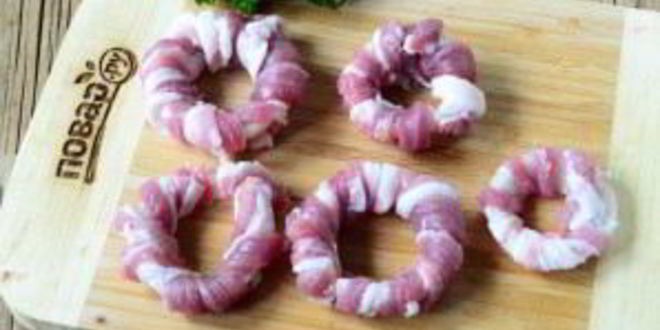Рецепт луковые кольца в беконе и панировке
