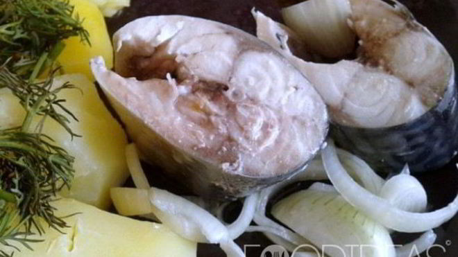 Рецепт Маринованная скумбрия с луком и уксусом