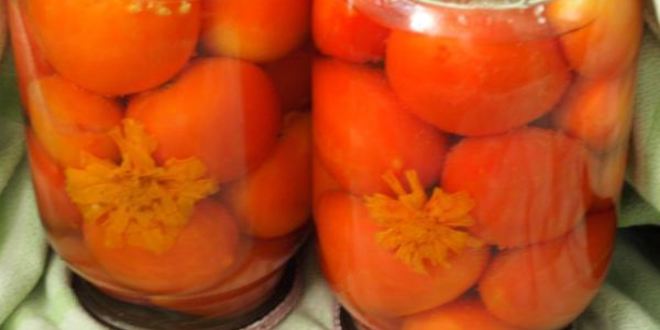 Рецепт маринованных помидоров с бархатцами