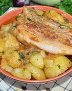 Маринованные ребрышки с картофелем в мультиварке