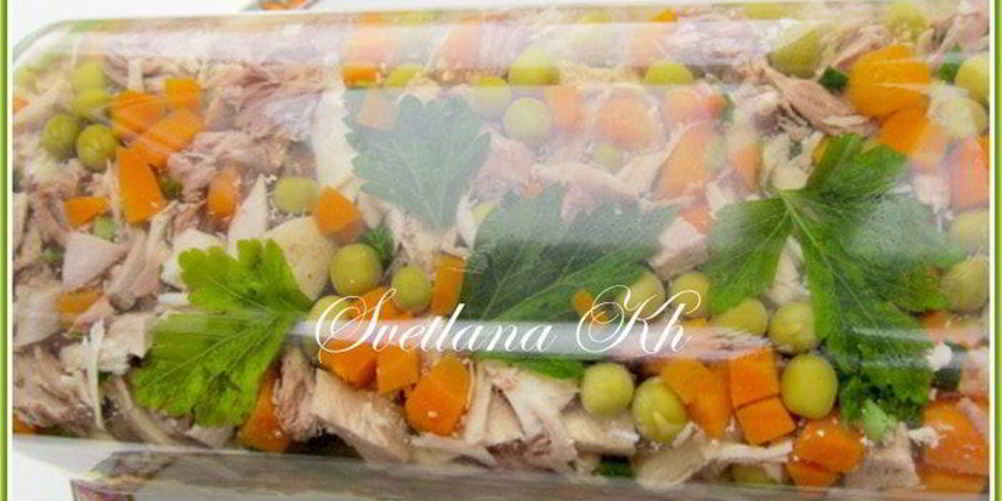 Как приготовить новогодний заливной террин