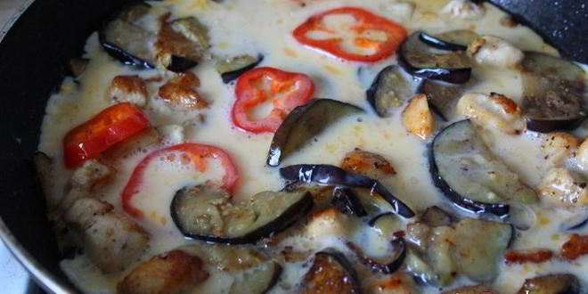 Рецепт баклажаны с курицей в омлете