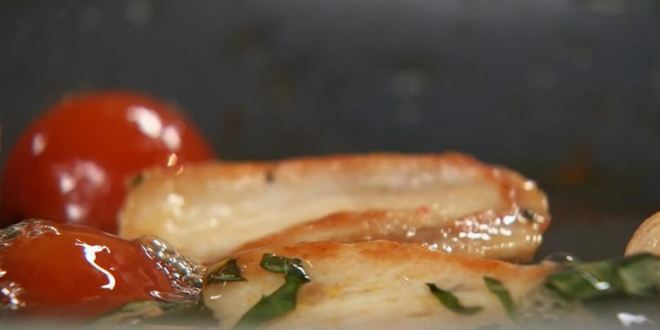 Рецепт белковый омлет с цыпленком и базиликом