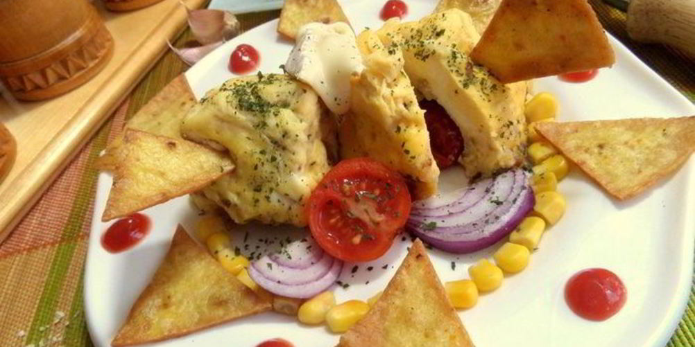 Как приготовить быстрый омлет из микроволновки с чипсами