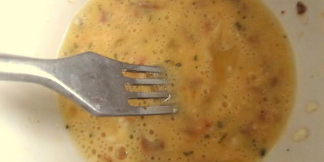 Рецепт быстрый омлет из микроволновки с чипсами