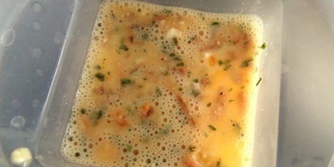 Рецепт быстрый омлет из микроволновки с чипсами