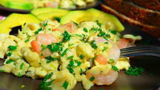 Рецепт Быстрый омлет с креветками и зеленью