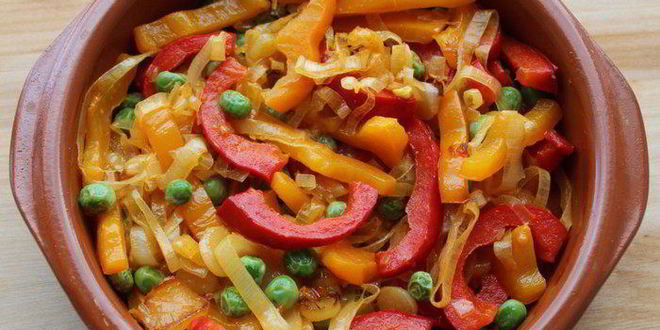 Рецепт фриттата с болгарским перцем, зеленым горошком и луком-пореем