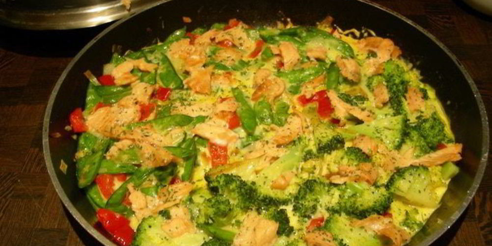 Как приготовить фриттата с брокколи и копченым лососем