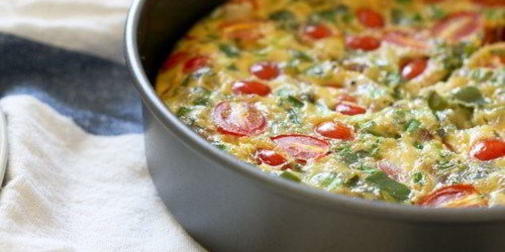 Как приготовить фриттата с пореем, томатами и козьим сыром