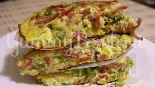 Рецепт Фриттата с зеленым горошком, ветчиной и луком