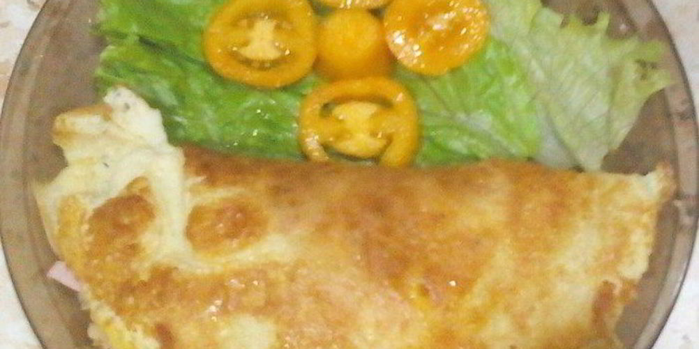 Как приготовить классический французский омлет с ветчиной и сыром