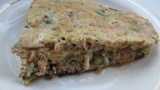 Рецепт Красный омлет с зеленым луком и шпинатом