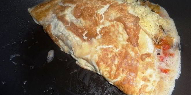 Рецепт омлет с баклажаном и помидорами