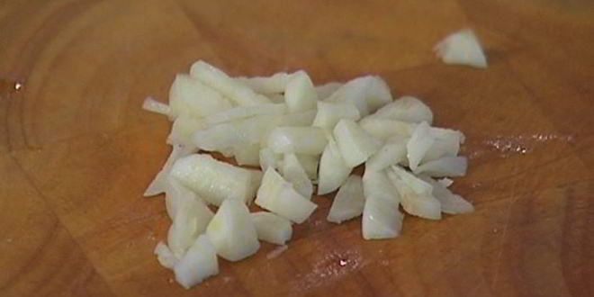 Рецепт омлет с грибами, руколой и голубым сыром