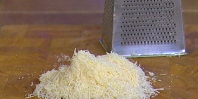 Рецепт омлет с грибами, руколой и голубым сыром