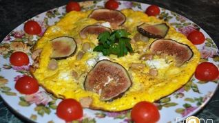 Рецепт Омлет с инжиром, фетой и миндалем