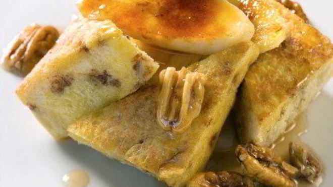 Рецепт Омлет с карамелизованными яблоками, горгонзолой и беконом