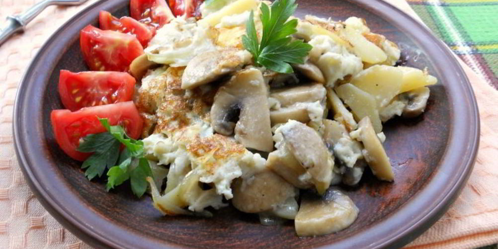 Как приготовить омлет с картофелем и шампиньонами
