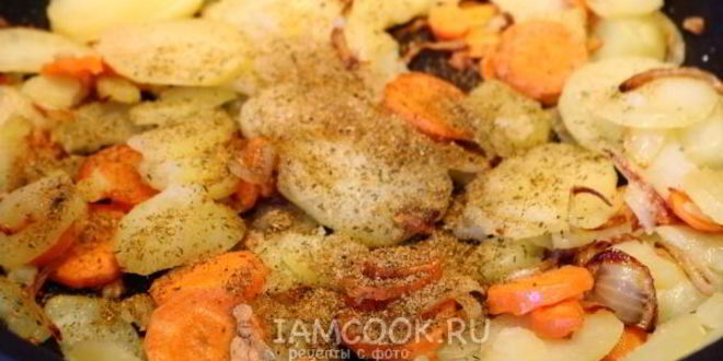 Рецепт омлет с картошкой на сковороде