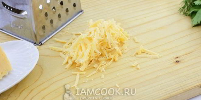 Рецепт омлет с колбасой и сыром