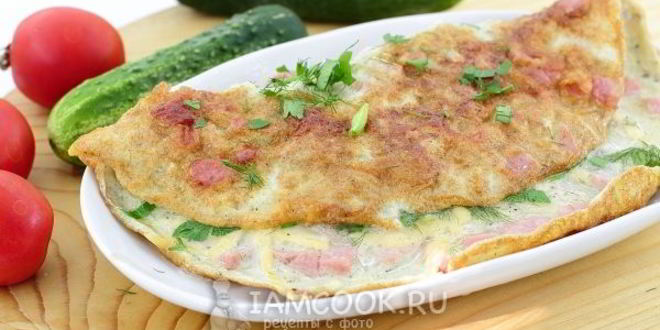 Рецепт омлет с колбасой и сыром